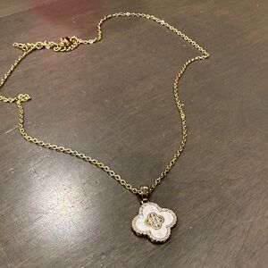 Adornia NEW Mother of Pearl clover necklace